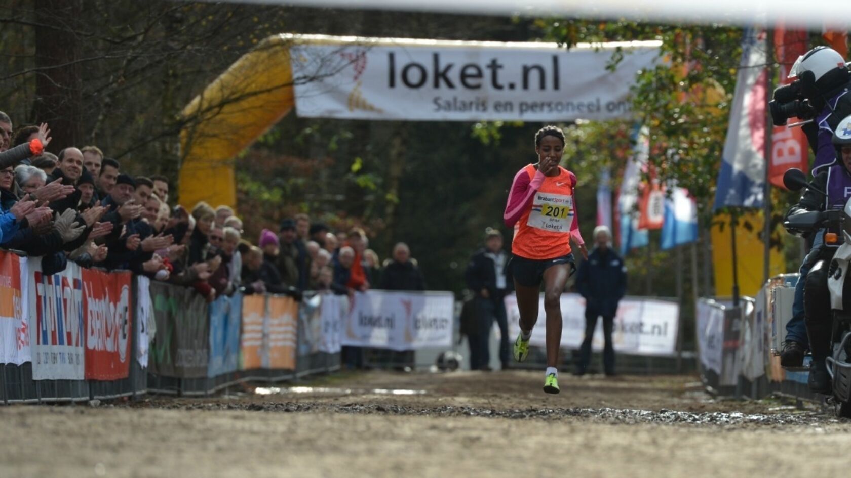 Indrukwekkende Sifan Hassan bij Warandeloop