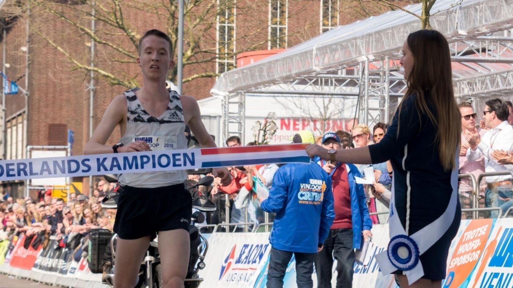 Van Nunen en Deelstra Nederlands kampioen Halve Marathon