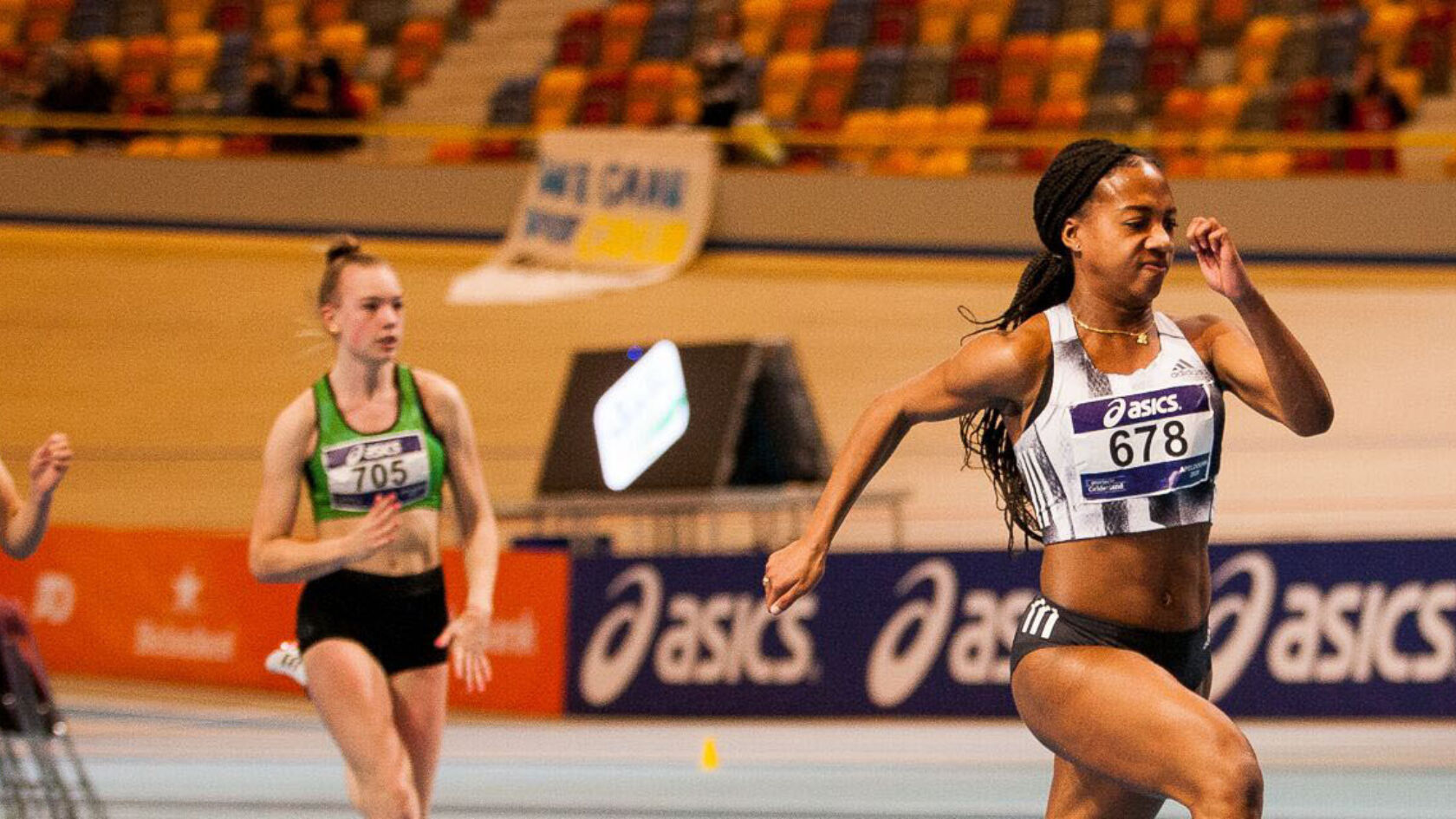Dag 1 ASICS NK Indoor U20 & U18: Sedney en Seedo maken favorietenrol waar