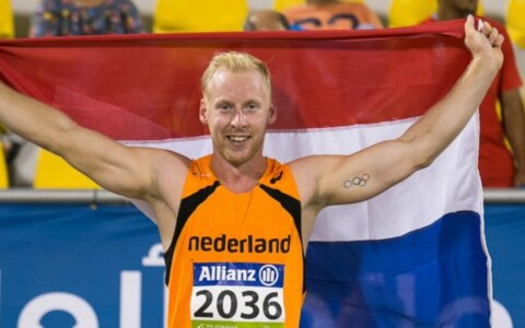 Zilver voor verspringer Hertog op tweede dag WK