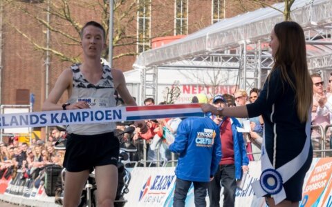 Van Nunen en Deelstra Nederlands kampioen Halve Marathon