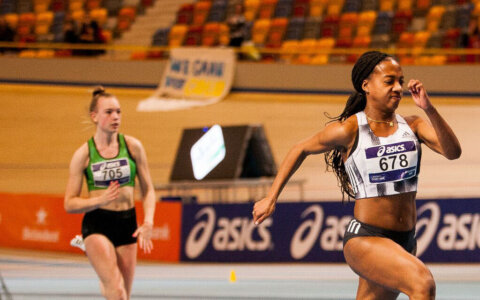 Dag 1 ASICS NK Indoor U20 & U18: Sedney en Seedo maken favorietenrol waar
