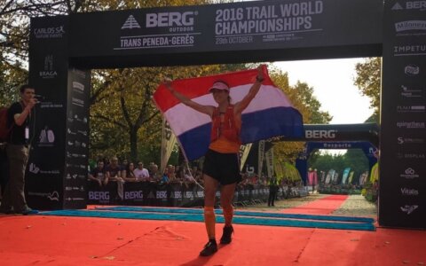 Ragna Debats schrijft historie bij Trail World Championships