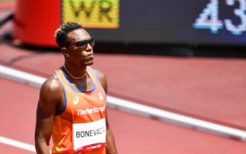 Olympische Spelen nacht 3: 400m lopers overtuigend naar halve finale