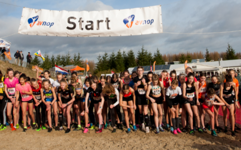 Noah Schutte en Diane van Es pakken nationale cross titels