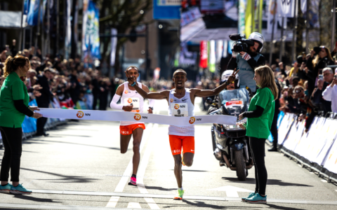 Abdi Nageeye wint marathon van Rotterdam, ook Brinkman sensationeel