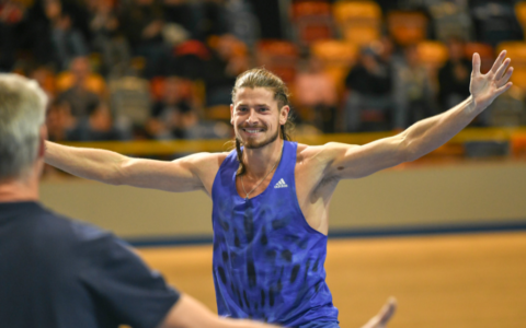 AA Drink NK Atletiek dag 1: Koppelaar evenaart nationaal record