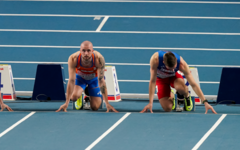 EK indoor dag 2 ochtend: van Gool start vals in de series 60 meter