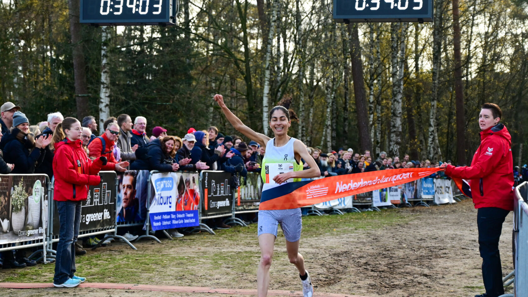 Nik Lemmink en Amina Maatoug veroveren Nederlandse crosstitels in Tilburg