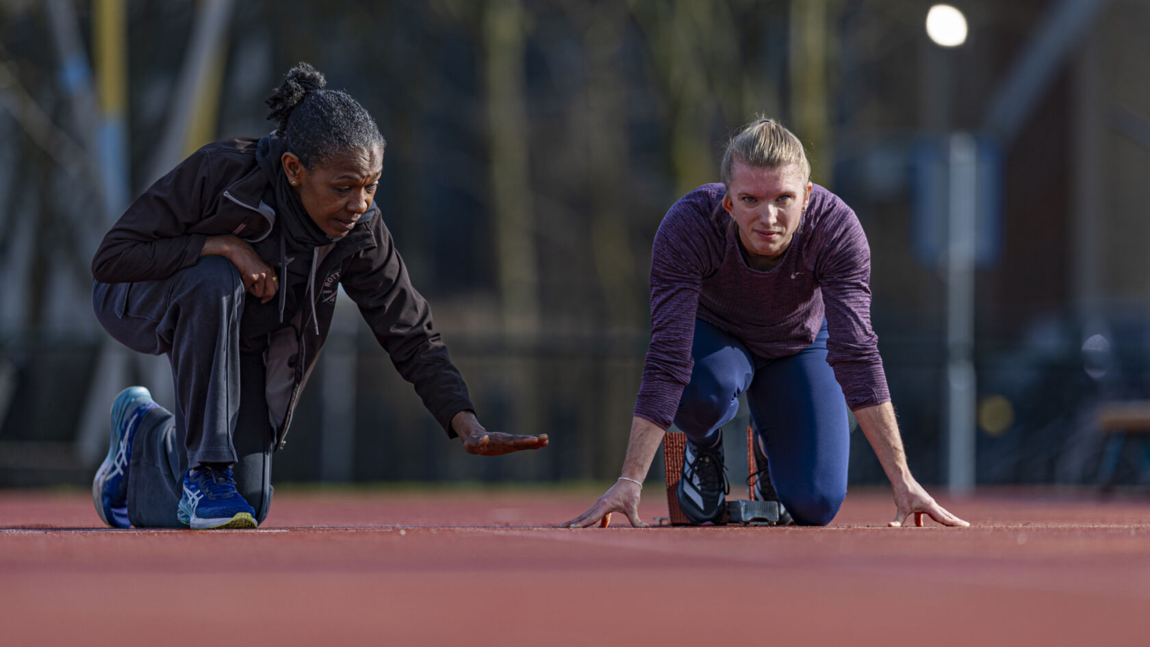Sprinten zonder geluid: de weg van atlete Elaine den Exter