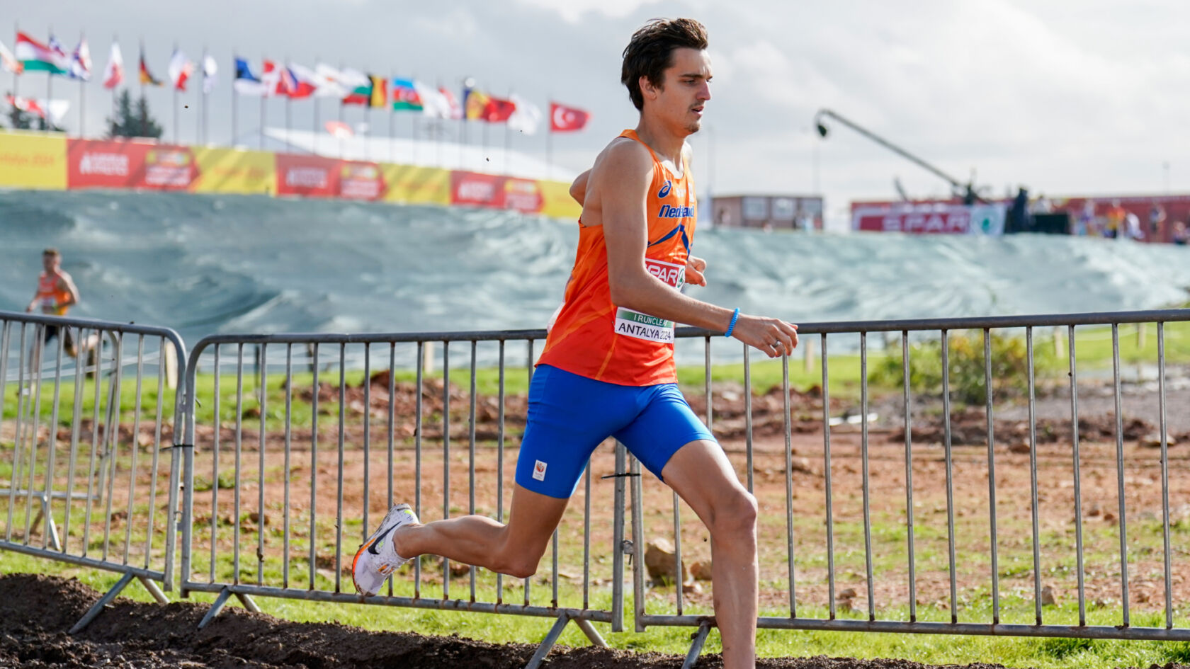 Achttien* TeamNL atleten naar Portugal voor de EK Cross Country