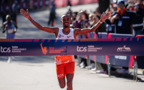 Nageeye wint als eerste Nederlander prestigieuze marathon New York