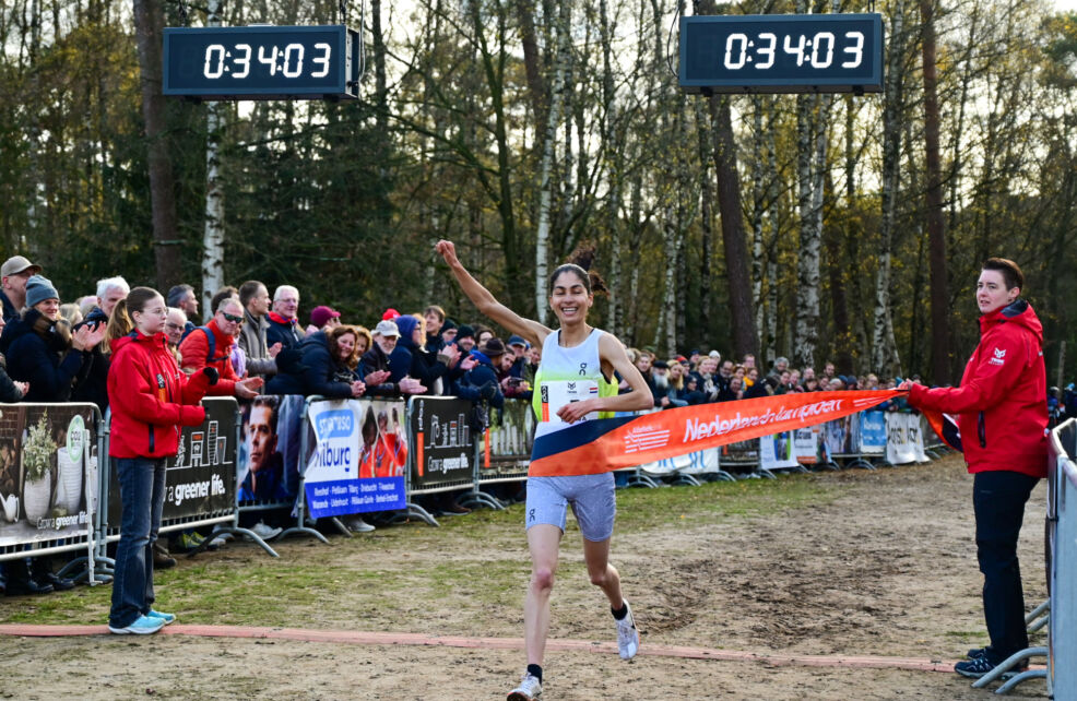 Nik Lemmink en Amina Maatoug veroveren Nederlandse crosstitels in Tilburg
